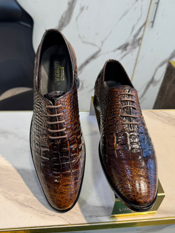 Classic Men's Brown Croc-Embossed Leather Oxford Shoes