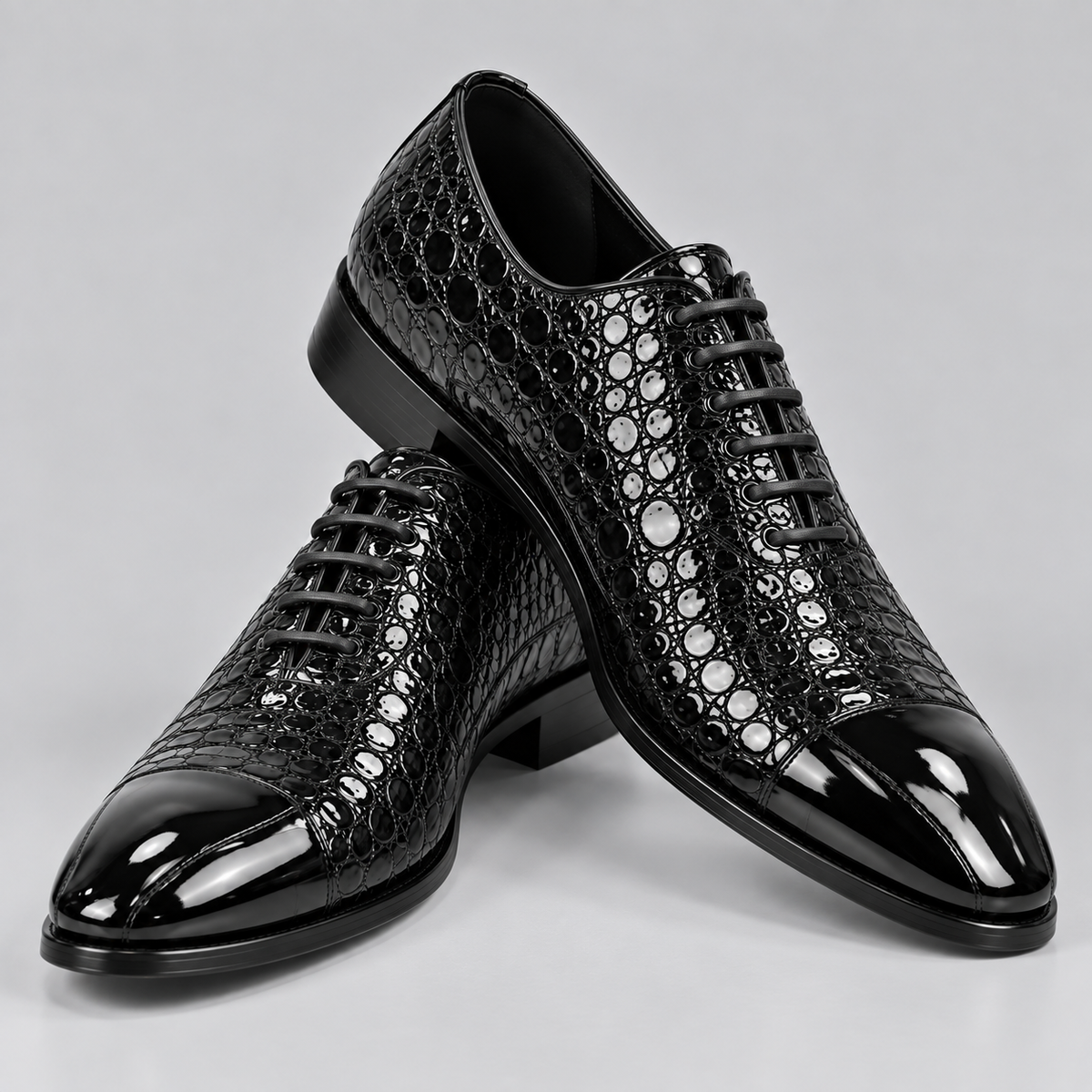 Men’s Black Croc-Embossed Oxford Shoes