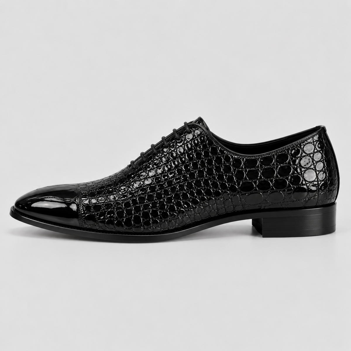 Men’s Black Croc-Embossed Oxford Shoes