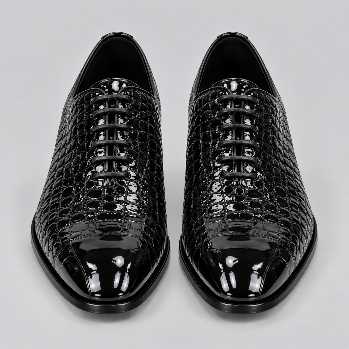 Men’s Black Croc-Embossed Oxford Shoes